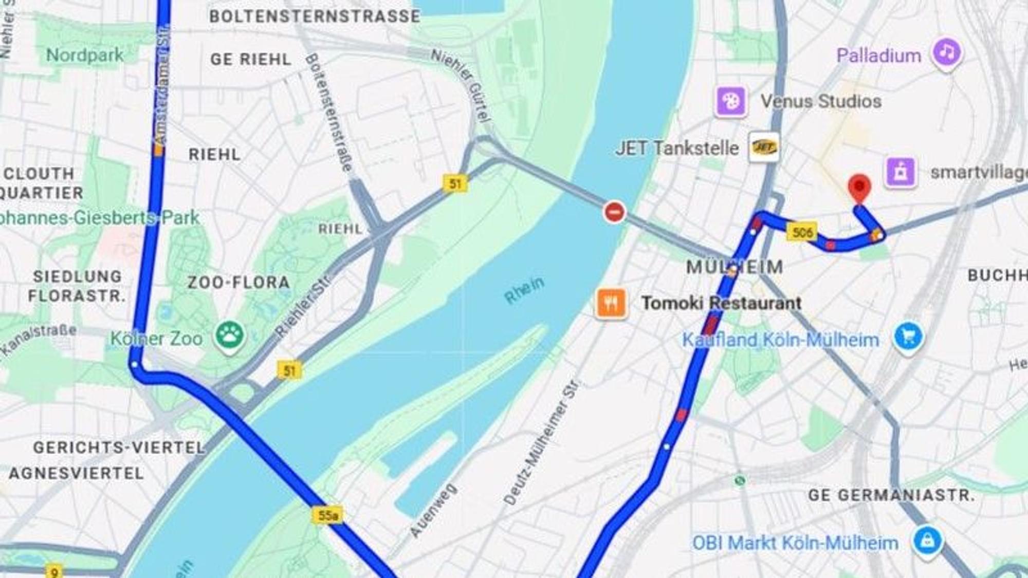 Von Riehl in die Keupstraße nach Mülheim: Google Maps zeigt die Sperrung der Mülheimer Brücke an und navigiert über die Zoobrücke. Ein ordentlicher Umweg.