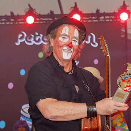 Weiberfastnacht 2020 im Express-Zelt. Auf der Bühne Ehren-Oscar-Gewinner Peter Horn.