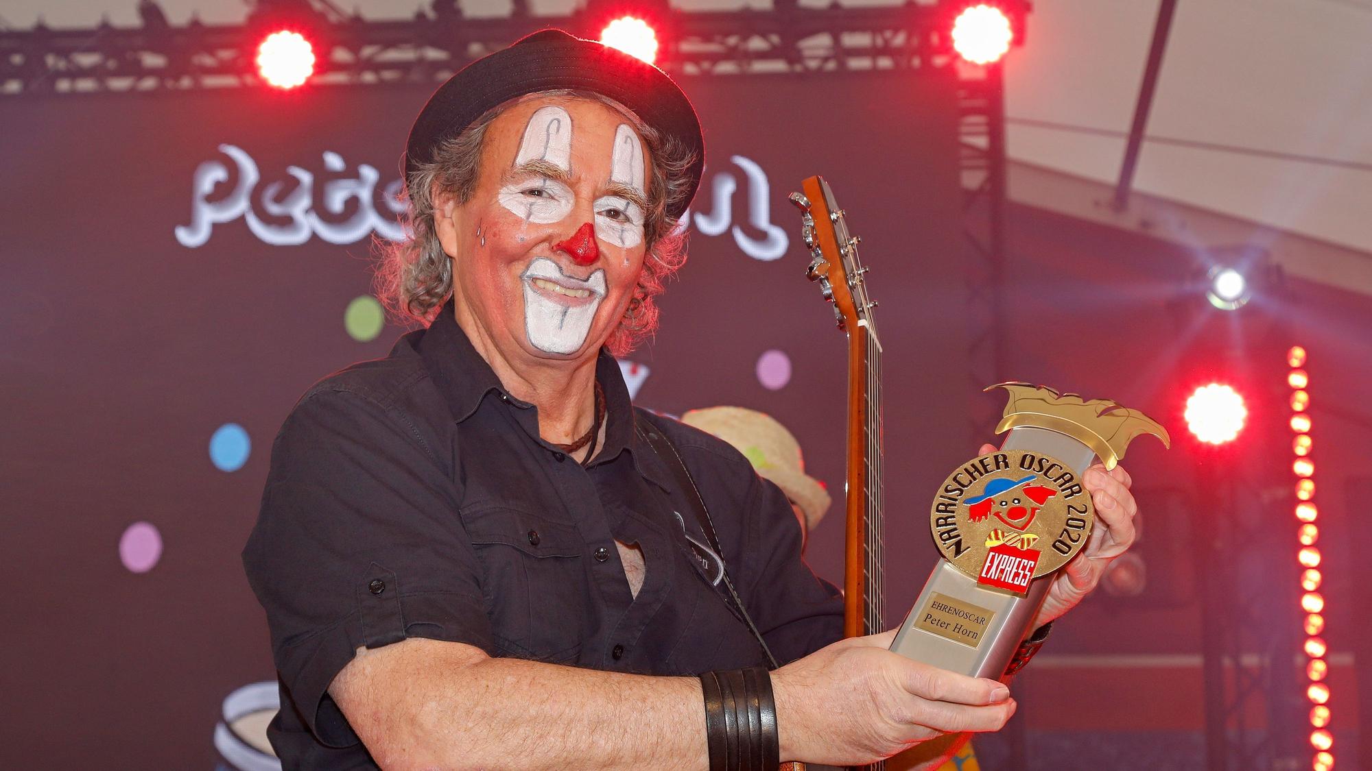 Weiberfastnacht 2020 im Express-Zelt. Auf der Bühne Ehren-Oscar-Gewinner Peter Horn.