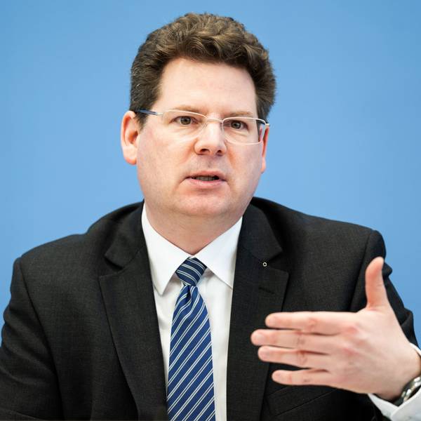 Oliver Holtemöller vom Leibniz-Institut für Wirtschaftsforschung Halle (IWH) untersucht unter anderem die Wirtschaftlichkeit von Sport-Großveranstaltungen (Archivbild).