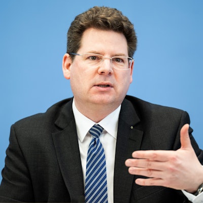 Oliver Holtemöller vom Leibniz-Institut für Wirtschaftsforschung Halle (IWH) untersucht unter anderem die Wirtschaftlichkeit von Sport-Großveranstaltungen (Archivbild).