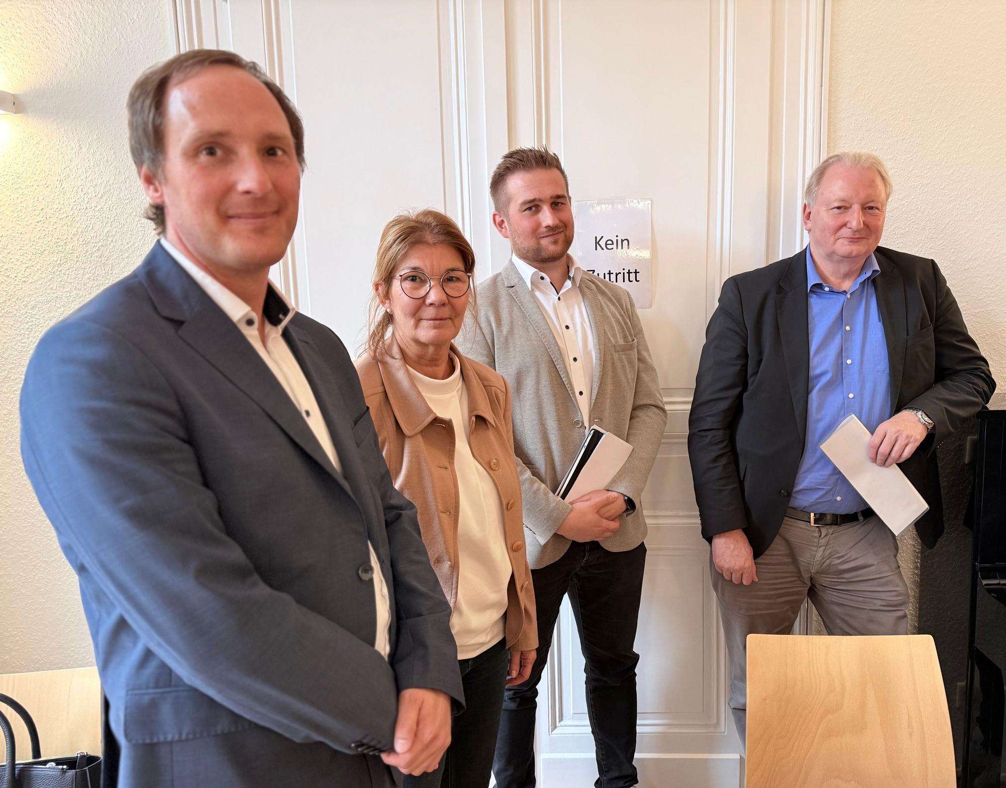 Thomas Instenberg, Regine Hall-Papachristopoulos, Ralf Gawlik und Frank Schönberger im Alten Bürgermeisteramt
