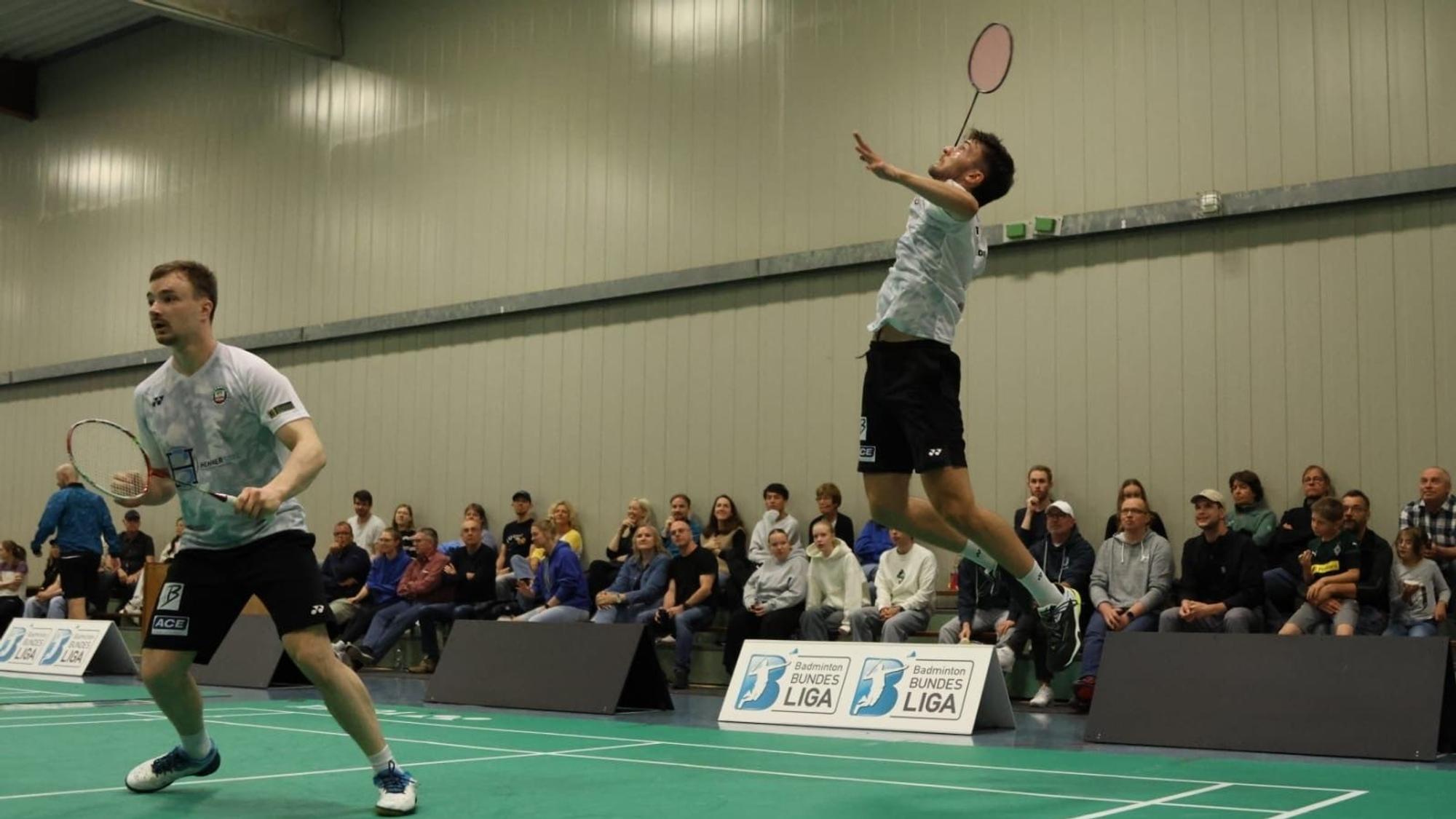 Badminton-Spieler des TV Witzhelden im Einsatz.