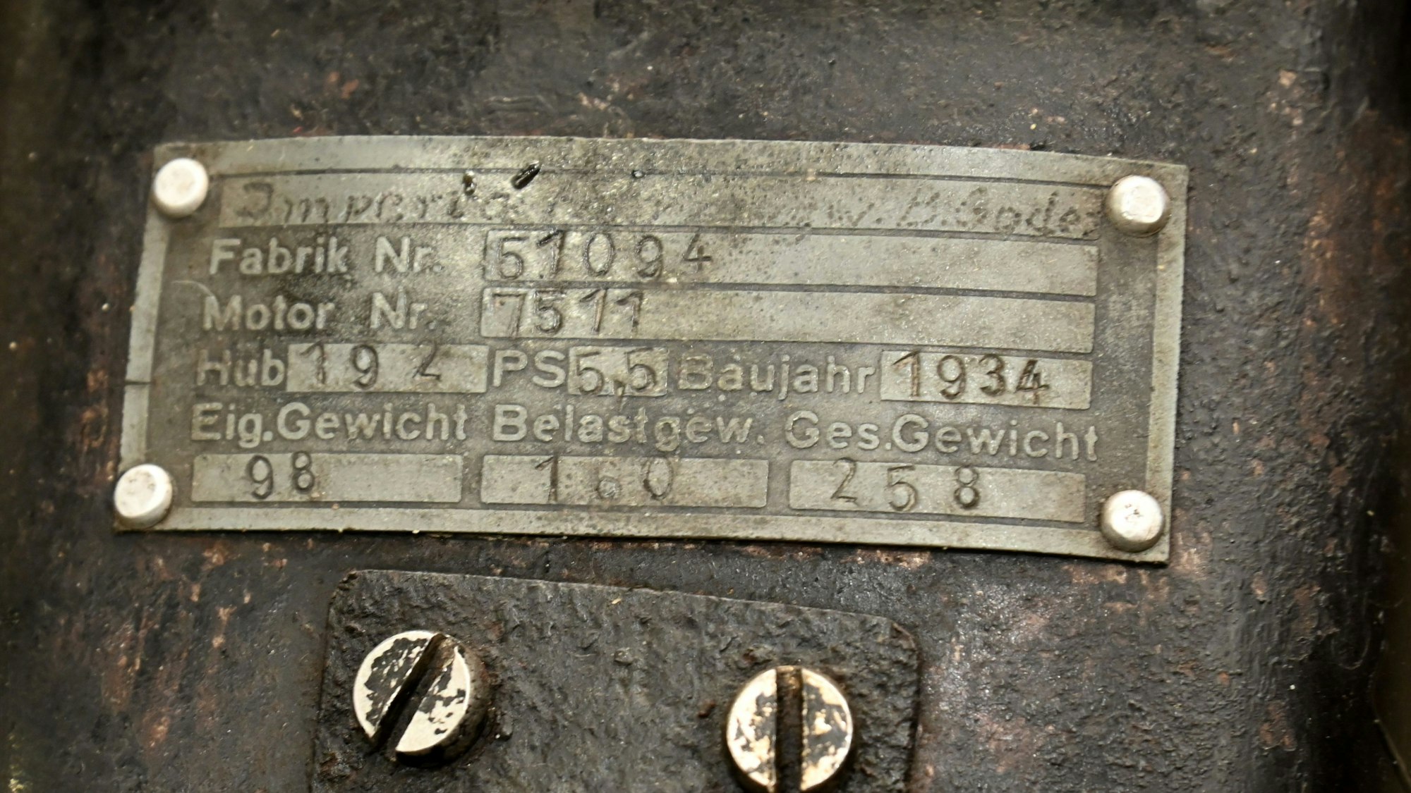 Das Motorrad stammt aus dem Jahr 1934.