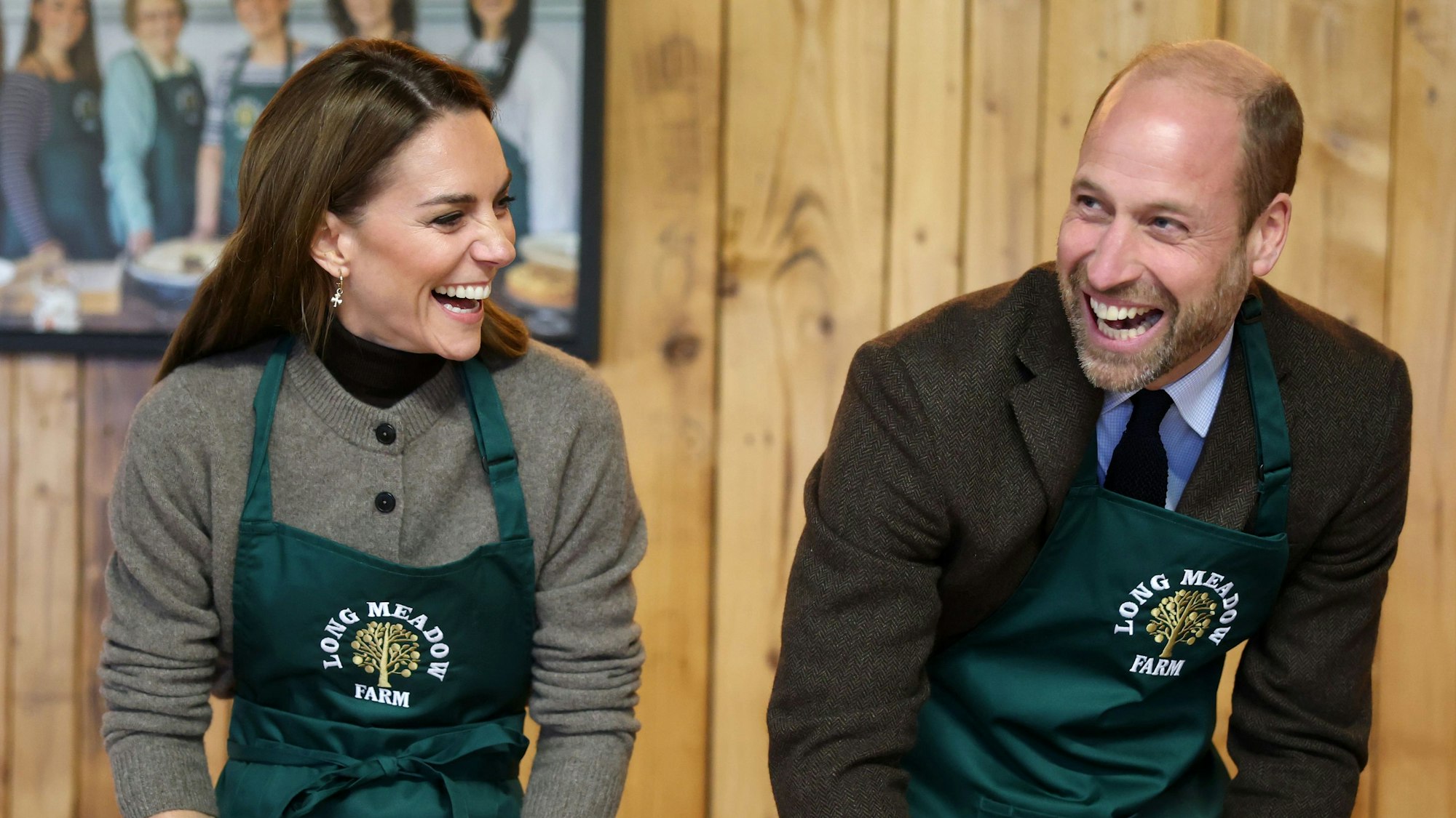 Kate und William backen in Nordirland bei Long Meadow Cider gemeinsam einen Kartoffel-Apfelkuchen.