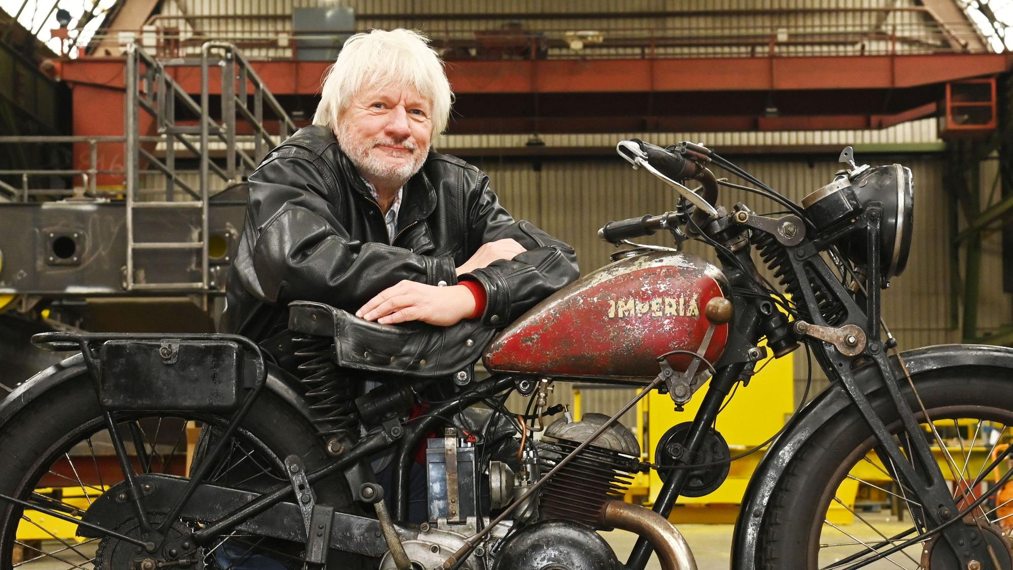 Jürgen Becker und sein Imperia-Motorrad.