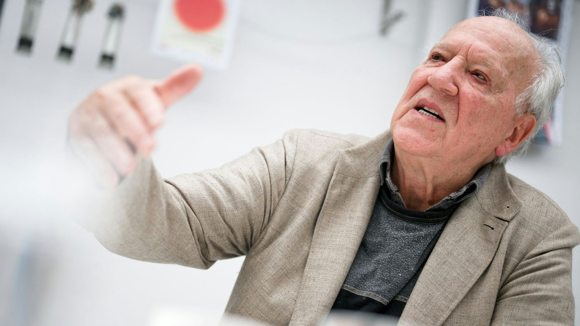 Filmregisseur Werner Herzog (83) hat mit seinem Instagram-Account für Aufsehen gesorgt.