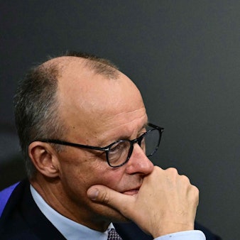 Friedrich Merz am Donnerstag (16. Oktober) im Bundestag. Der Kanzler steht unter großem Druck.