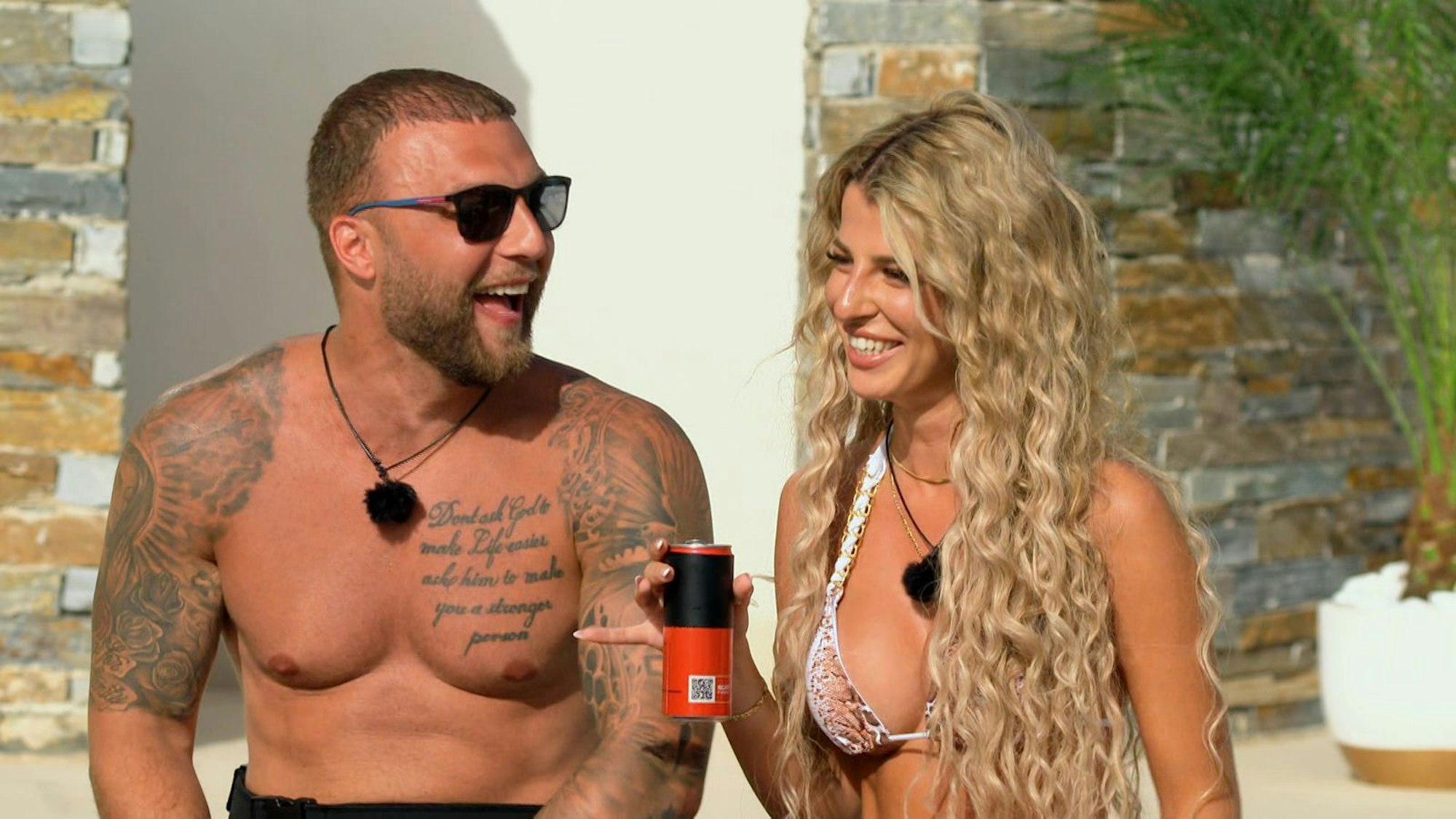 Filip und Joena spüren eine „intense connection“. (Bild: RTLZWEI)