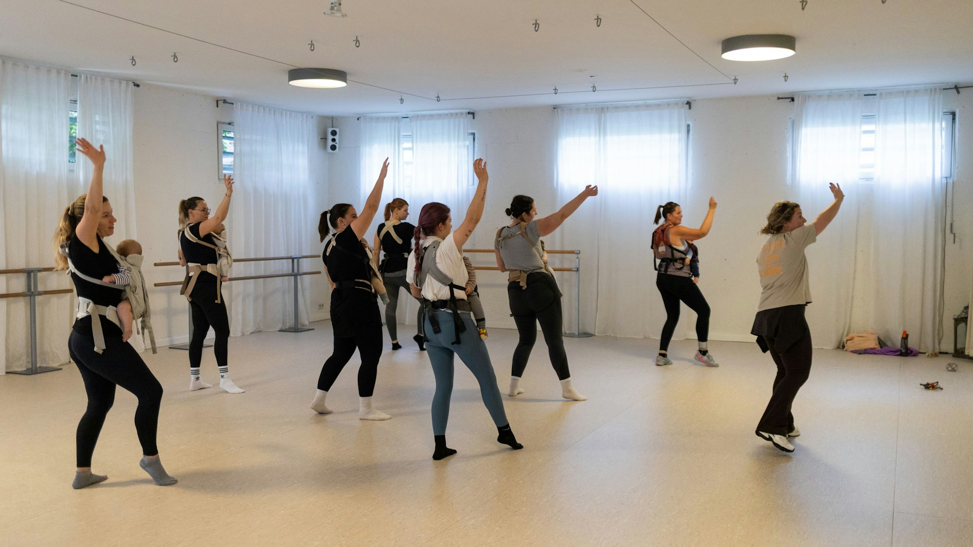 Bei Groovy Baby läuft Popmusik. Die Mamas stehen bei der Musikauswahl im Vordergrund.