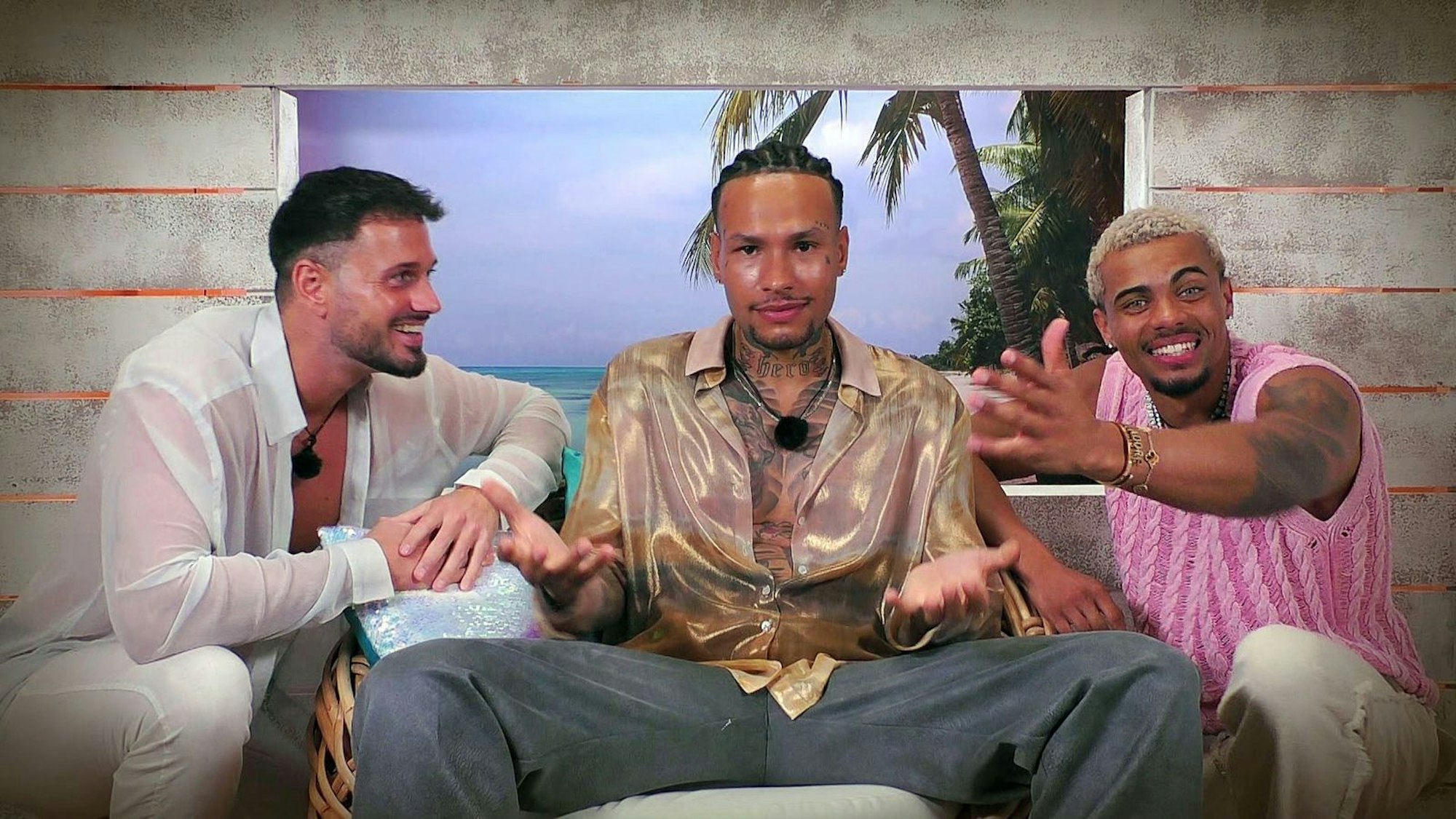 Maurice, Jona und Dion (von links) mischen die „Love Island VIP“-Villa auf. (Bild: RTLZWEI)