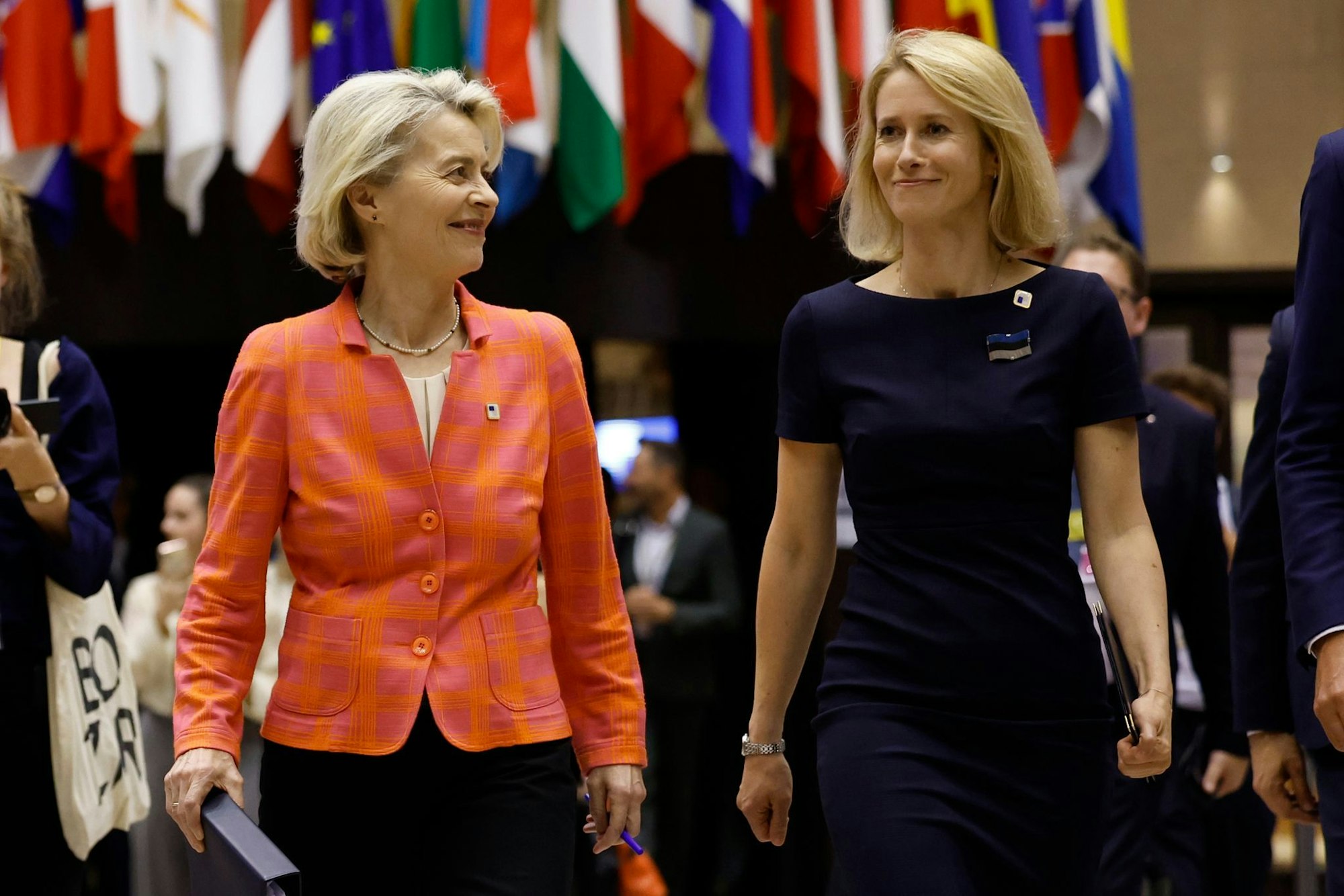 Wollen deutlich mehr Tempo beim Thema Verteidigung: EU-Kommissionspräsidentin Ursula von der Leyen und die EU-Außenbeauftragte Kaja Kallas. (Archivbild)