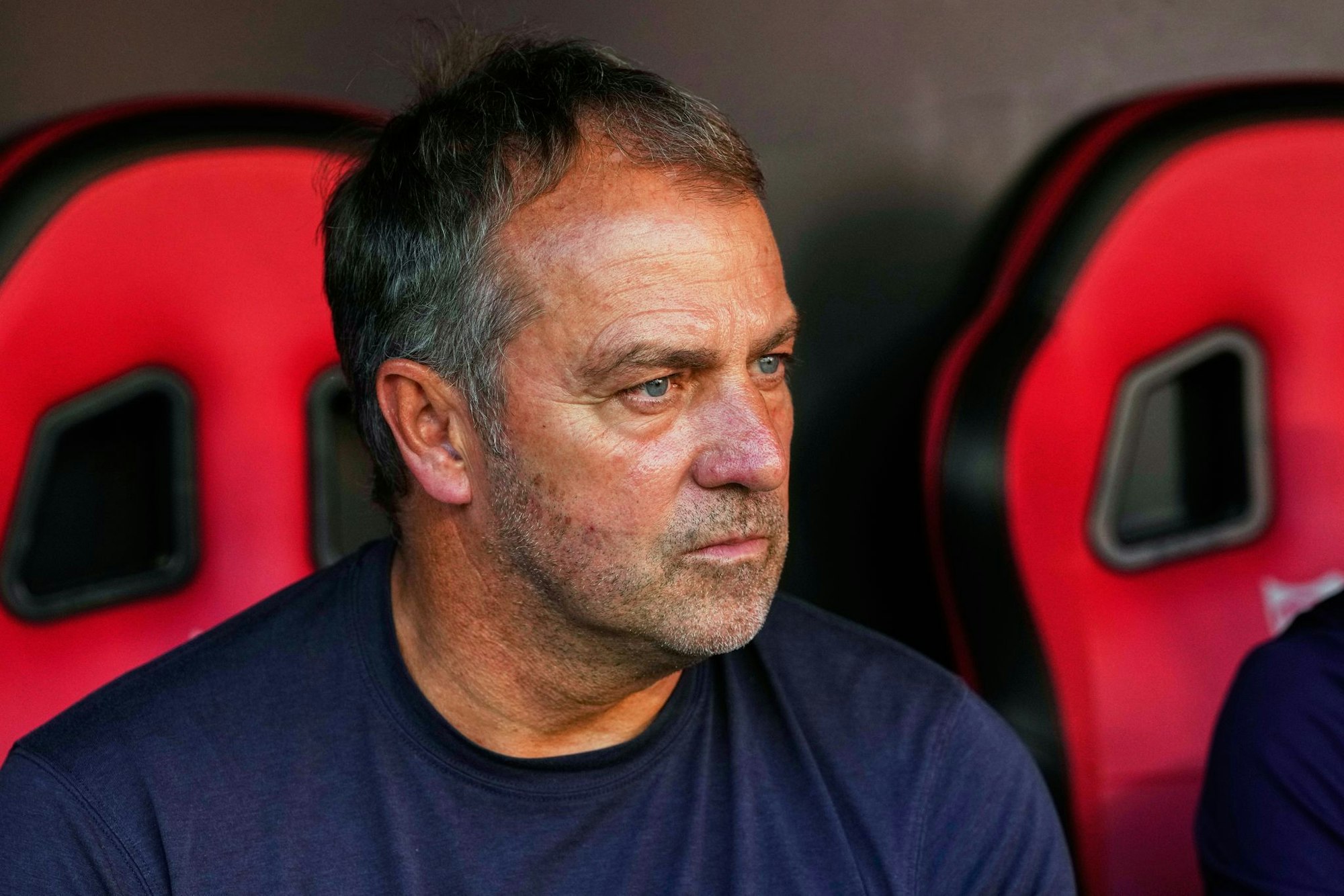 Sieht die Miami-Reise seines Clubs kritisch: Barcelonas Cheftrainer Hansi Flick. (Archivbild)