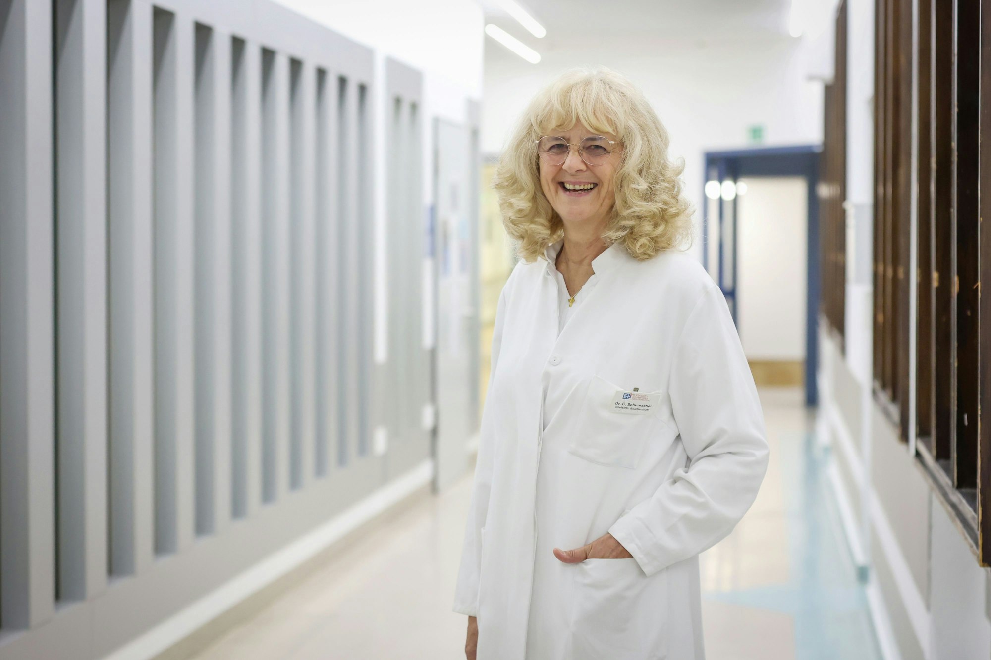 15.10.2025
Köln:
Brustkrebsmonat. Ein Gespräch mit Chefärztin des Brustzentrums Dr. med. Claudia Schumacher  vom Elisabeth-Krankenhaus in Köln und einer Patientin über neue Wege der Therapie, aber auch Auswirkungen des Krankenhausplans.
Foto: Martina Goyert