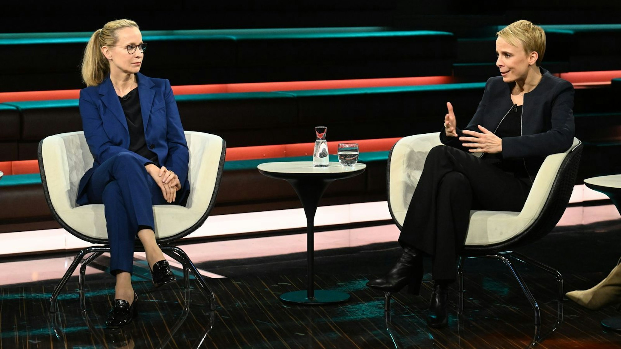 Journalistin Hannah Bethke (rechts) sagte, dass der Fall von Frauke Brosius-Gersdorf „einen Tiefpunkt darstellt in den vergangenen Monaten im politischen Berlin“. (Bild: ZDF / Cornelia Lehmann)