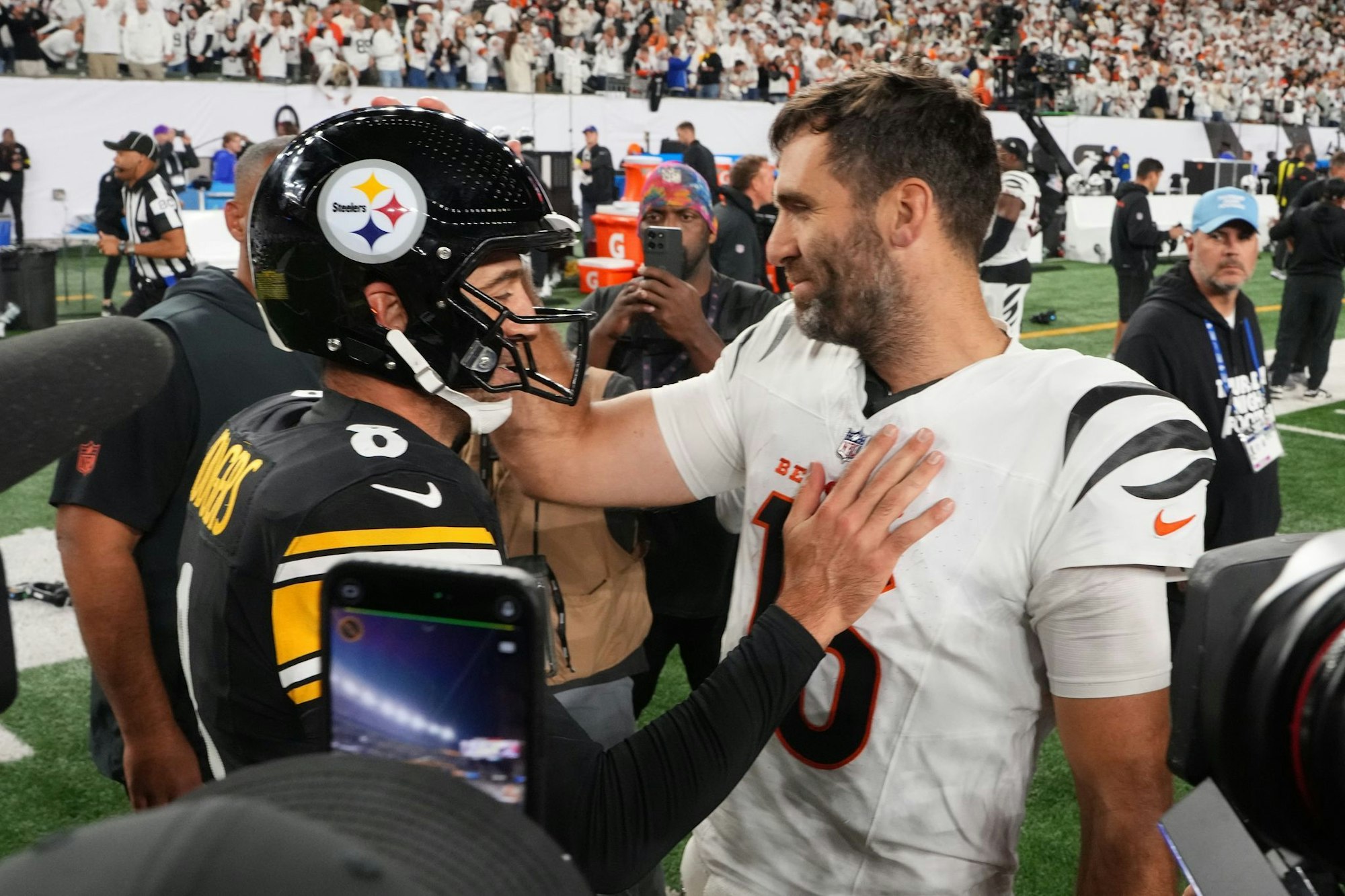 Aaron Rodgers (l.) musste Joe Flacco zum Sieg gratulieren.