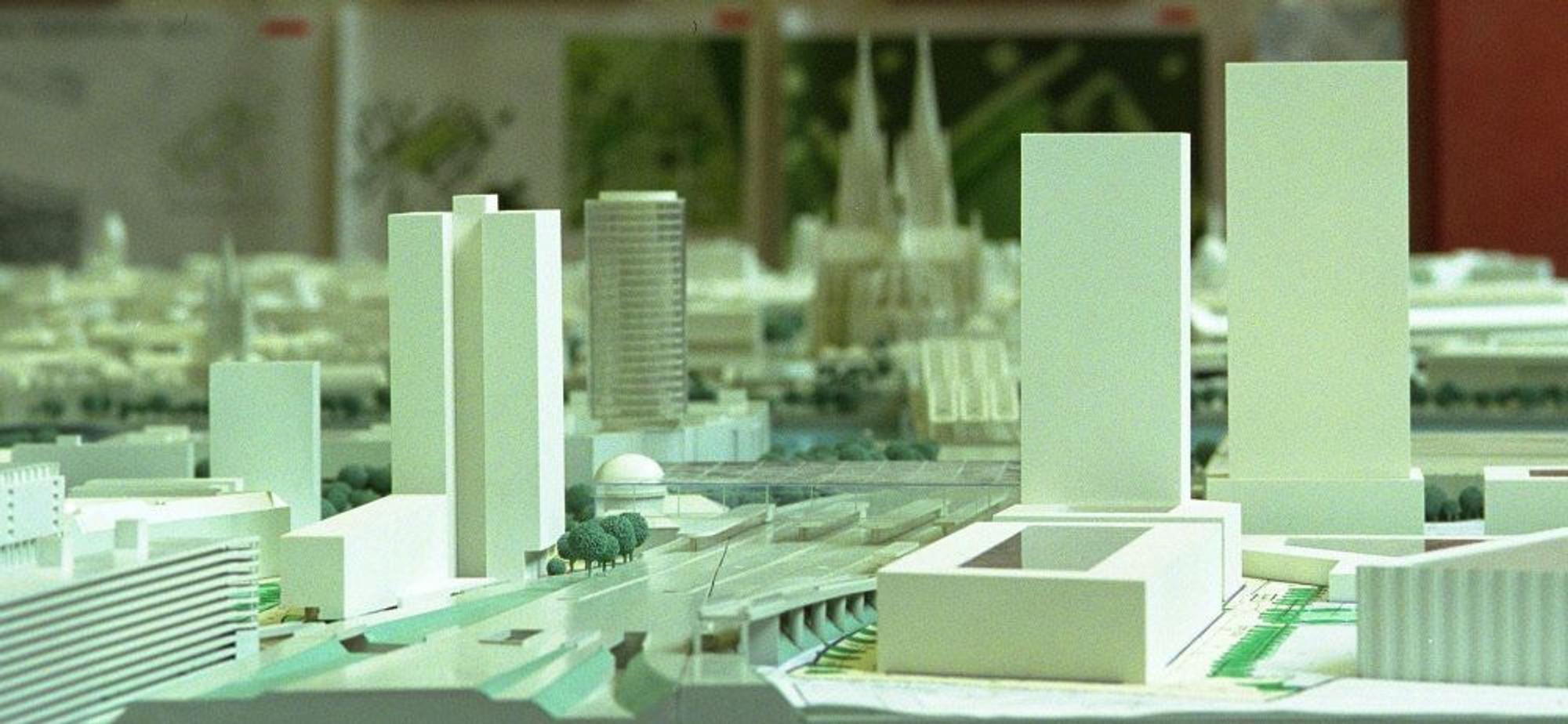 Das Stadtmodell mit den einst geplanten Hochhäusern in Deutz.