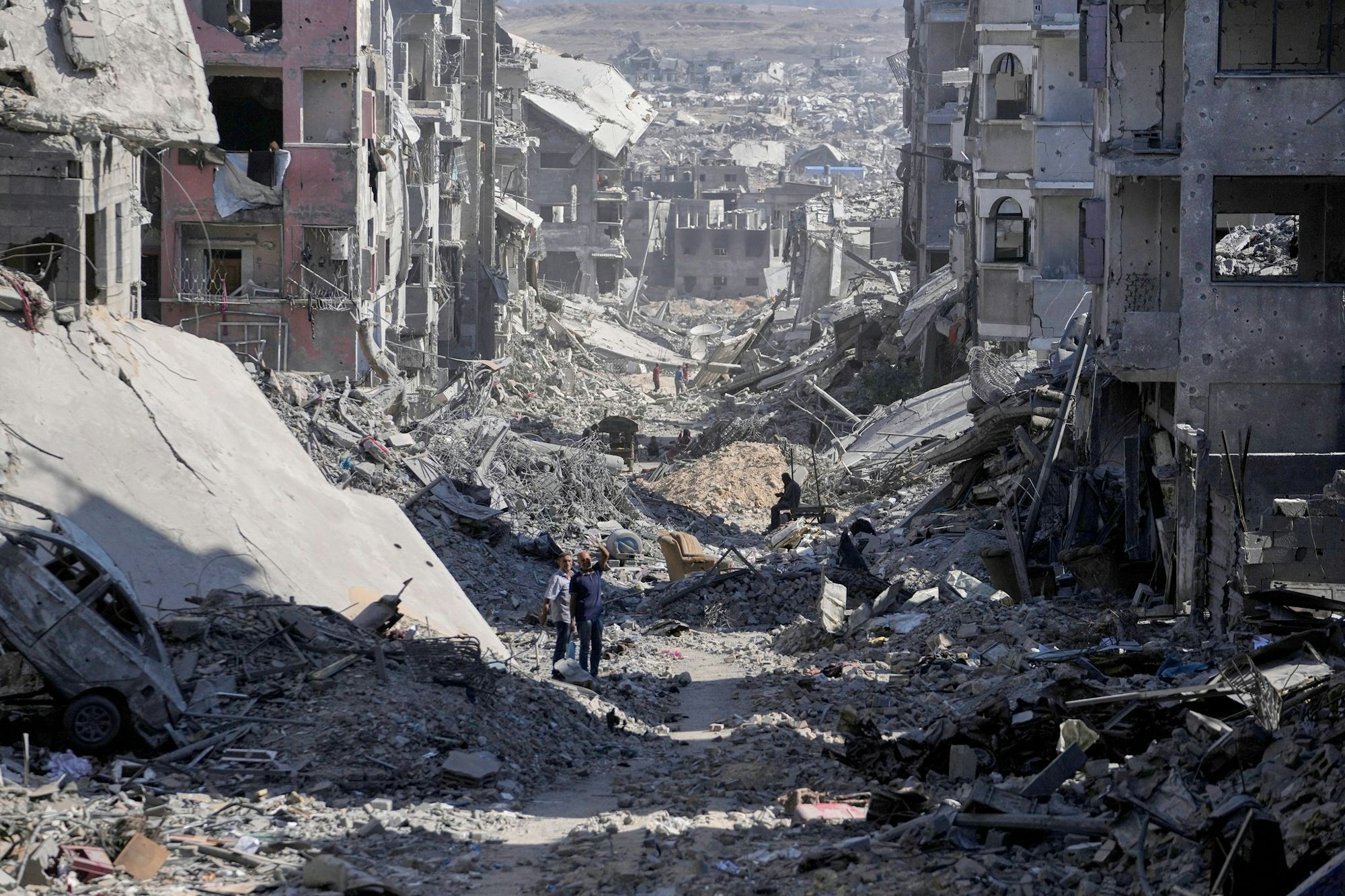 Der Wiederaufbau soll nach US-Angaben zunächst nur in den Zonen beginnen, die nicht unter der Kontrolle der Hamas stehen.
