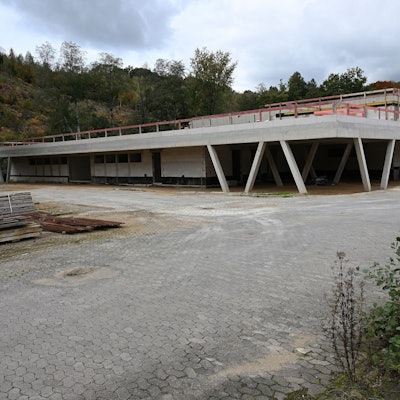 Das Foto zeigt den Rohbau der Gymnastikhalle am Schulzentrum Kürten