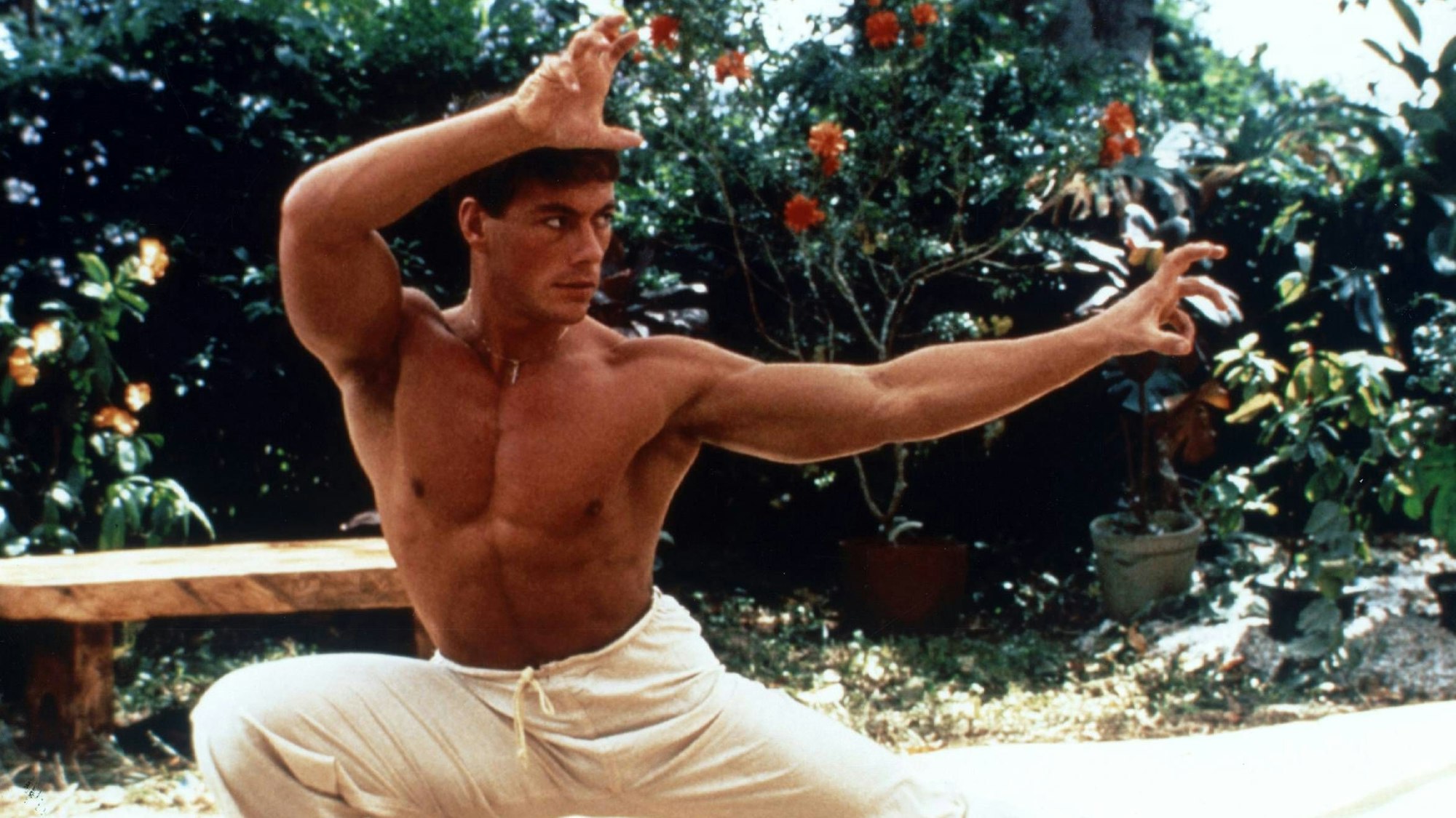 Jean-Claude Van Damme in einer Szene des Action-Streifens „Bloodsport“.