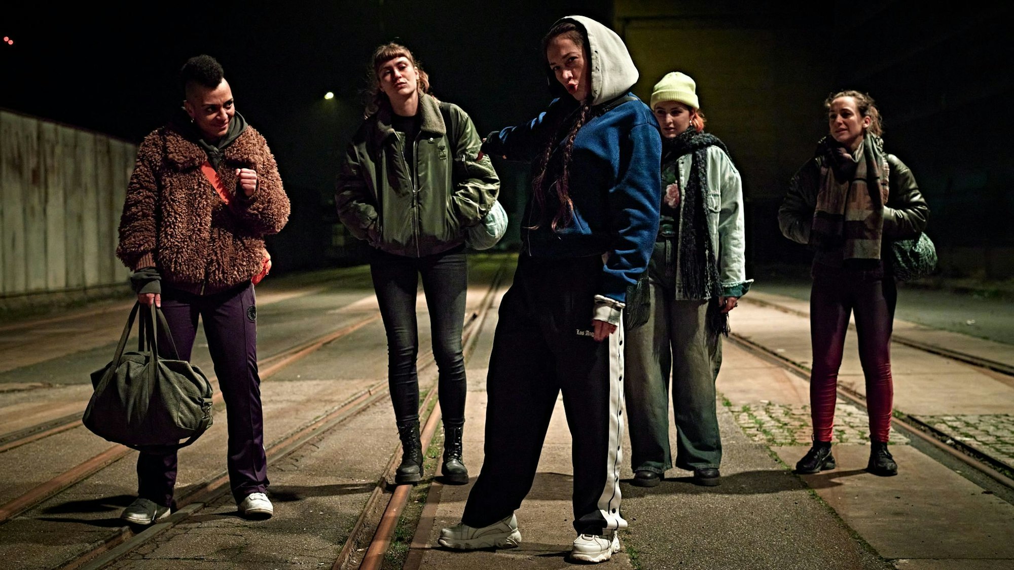 Die Gruppe vom «Female Fight Club» macht sich auf den gemeinsamen Heimweg.