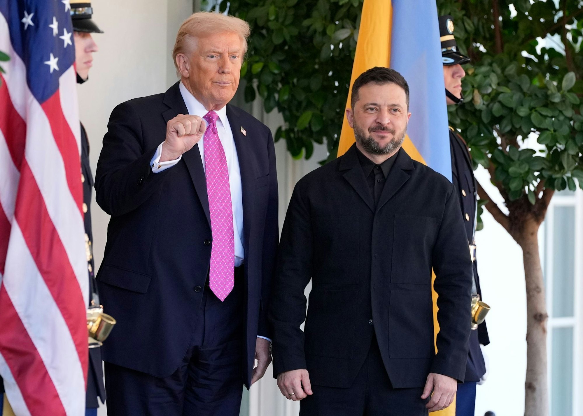 Trump und Selenskyj trafen sich im Weißen Haus.