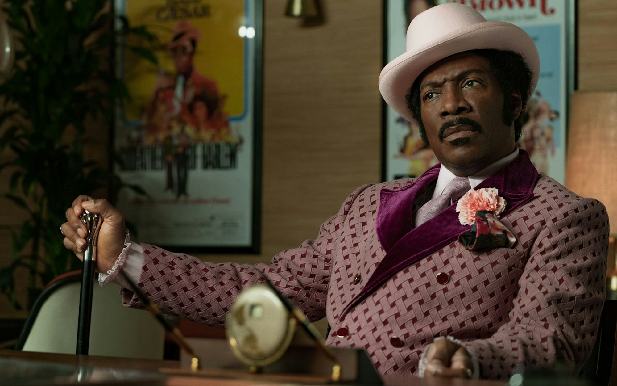 Dass Eddie Murphy auch in ernsten Rollen überzeugen kann, bewies er mit der Rolle der Comedy-Legende Rudy Ray Moore im Biopic „Dolemite Is My Name“. (Bild: Netflix / Francois Duhamel)