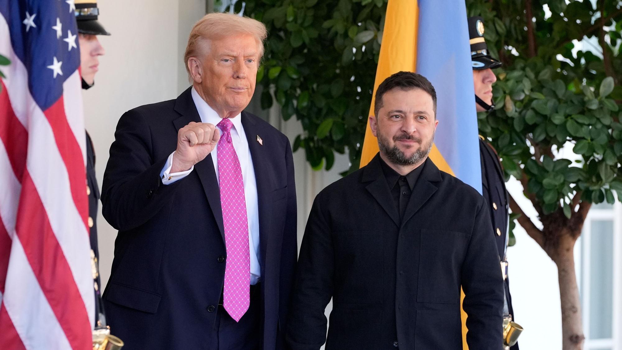 US-Präsident Donald Trump (l) empfing den ukrainischen Präsidenten Wolodymyr Selenskyj im Weißen Haus.