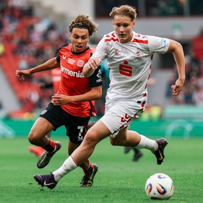Finale Deutsche Meisterschaft U 19-DFB-Nachwuchsliga: Bayer 04 Leverkusen - 1. FC Köln 18.05.2025 MontrellCulbreath Bayer 04 Leverkusen, 7 im Zweikampf mit Fynn Schenten 1. FC Köln, 11 Finale Deutsche Meisterschaft der U 19-DFB-Nachwuchsliga: Bayer 04 Leverkusen - 1. FC Köln Leverkusen, BayArena am 18.05.2025 *** Final German Championship U 19 DFB Youth League Bayer 04 Leverkusen 1 FC Cologne 18 05 2025 MontrellCulbreath Bayer 04 Leverkusen, 7 in duel with Fynn Schenten 1 FC Cologne, 11 Final German Championship U 19 DFB Youth League Bayer 04 Leverkusen 1 FC Cologne Leverkusen, BayArena on 18 05 2025 Copyright: xBEAUTIFULxSPORTS/Freisenx