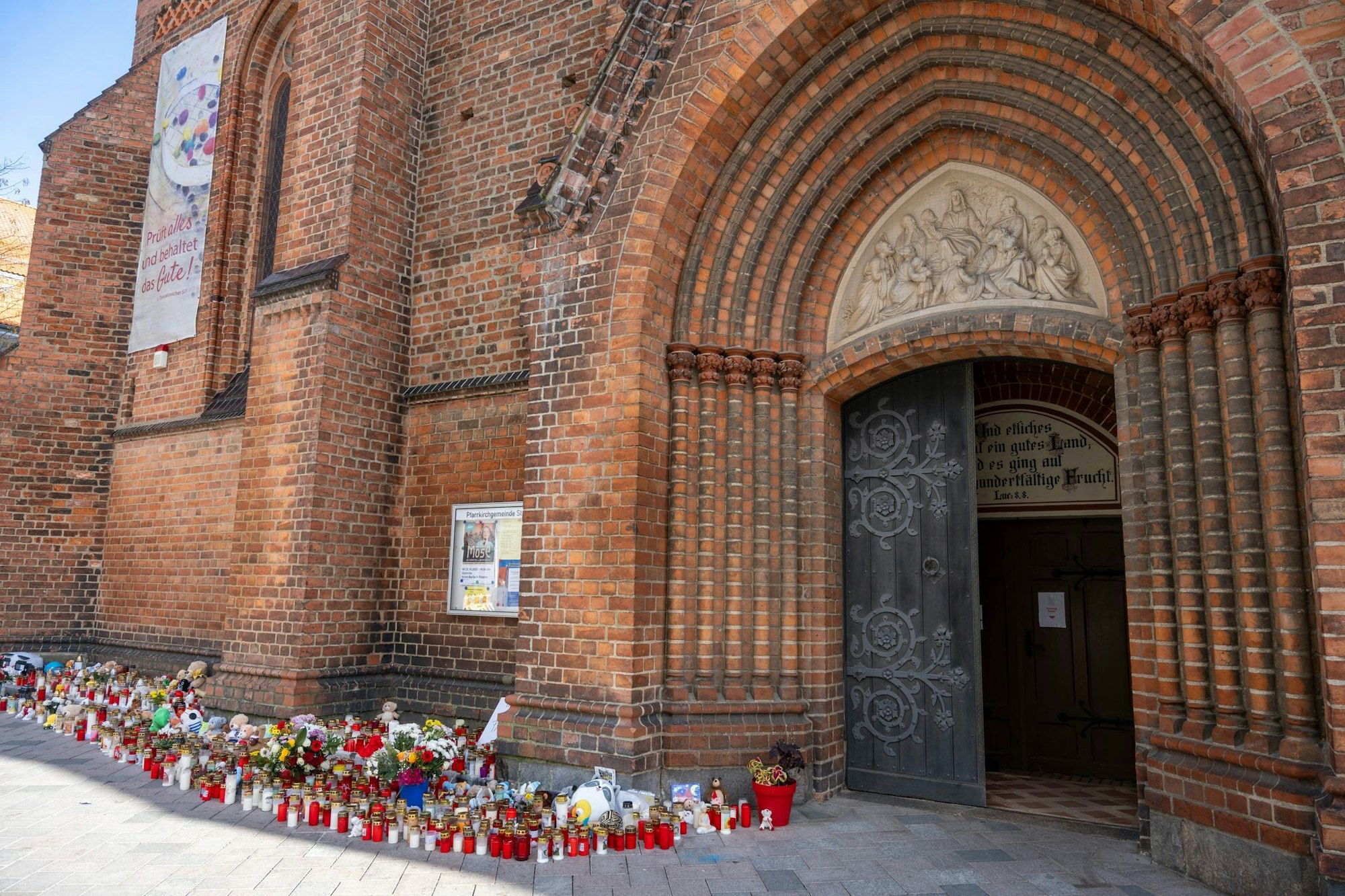 Die Pfarrkirche in Güstrow ist zum zentralen Ort des Gedenkens geworden.