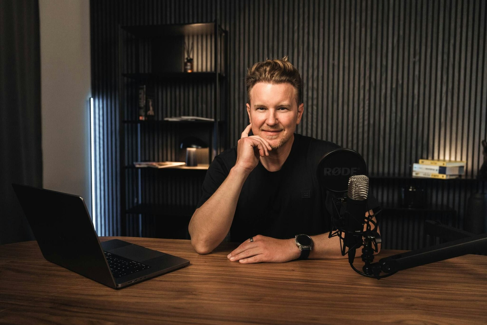 isr Arzt, Unternehmer und nun auch Autor.