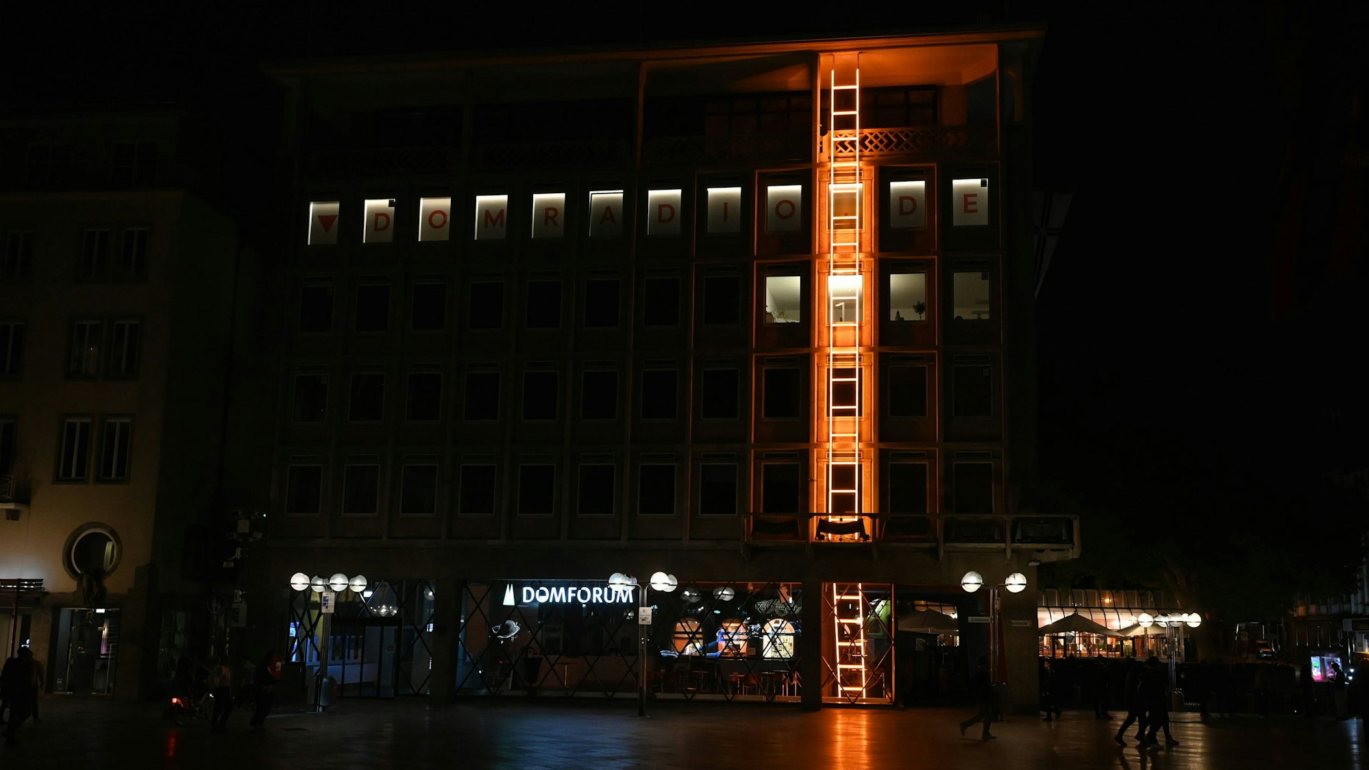 Die Installation „Himmelsleiter“ am Kölner Domforum