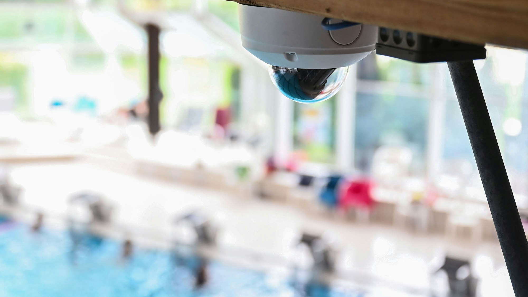 Das Kind war in einem Becken entdeckt worden. (Symbolfoto)