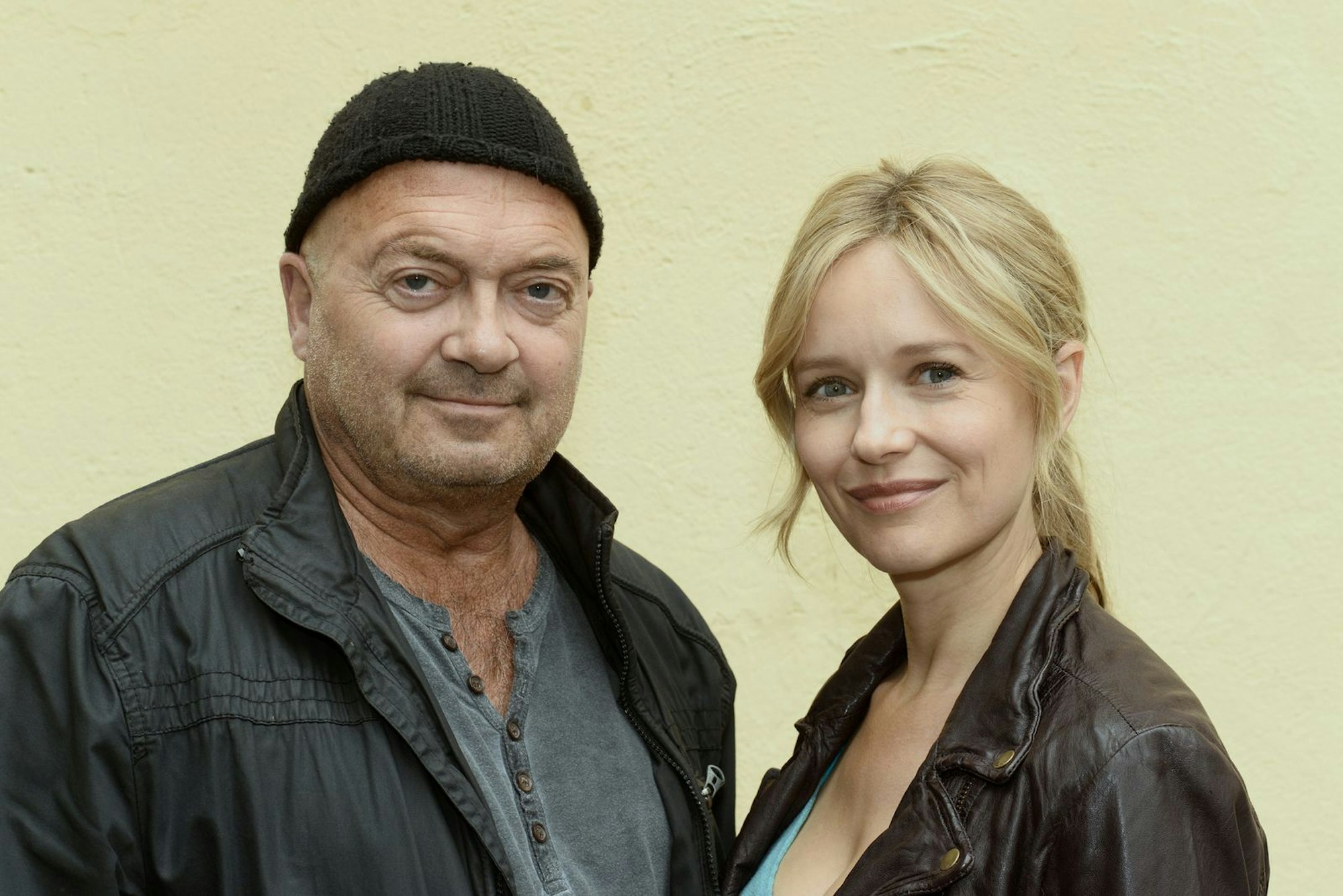 Gemeinsam mit Kollegin Stefanie Stappenbeck feiert Florian Martens 100 Folgen „Ein starkes Team“. (Bild: ZDF / Katrin Knoke)