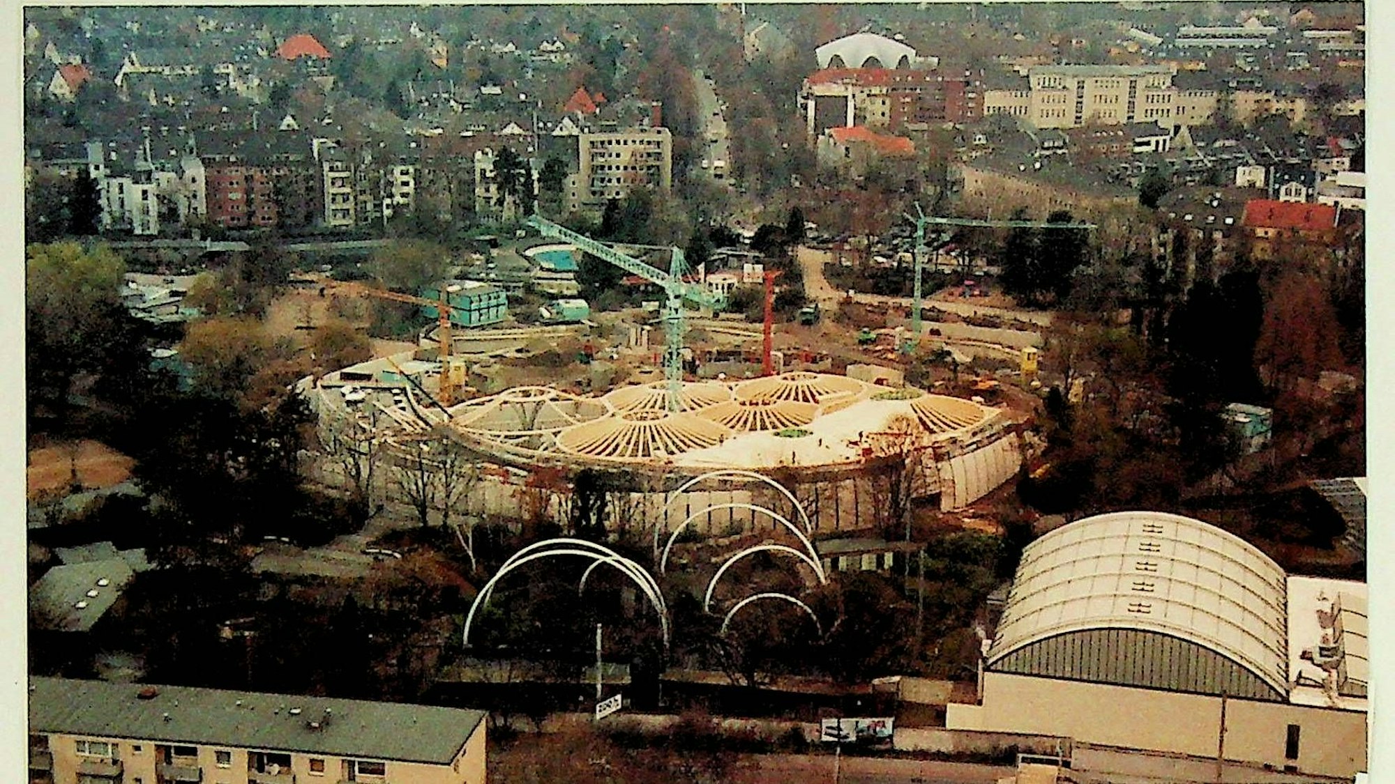 Blick auf die Baustelle des Elefantenparks, der im September 2004 in Betrieb genommen wurde.
