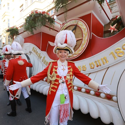 Oberbürgermeisterin Henriette Reker bei den Roten Funken