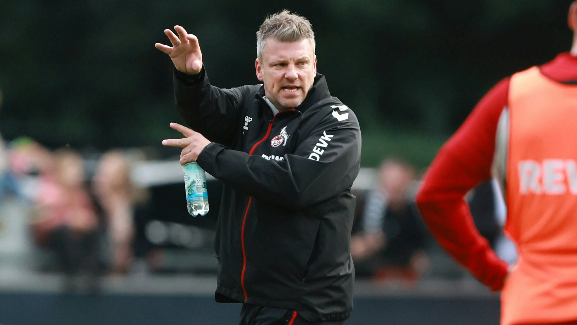 Lukas Kwasniok auf dem Trainingsplatz des 1. FC Köln