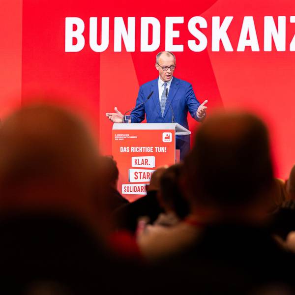 20.10.2025, Niedersachsen, Hannover: Bundeskanzler Friedrich Merz (CDU) spricht beim Kongress der Industriegewerkschaft Bergbau, Chemie, Energie (IGBCE) im Hannover Congress Centrum (HCC). Der Gewerkschaftskongress ist das höchste beschlussfassende Organ der IGBCE und findet alle vier Jahre statt. Foto: Michael Matthey/dpa +++ dpa-Bildfunk +++