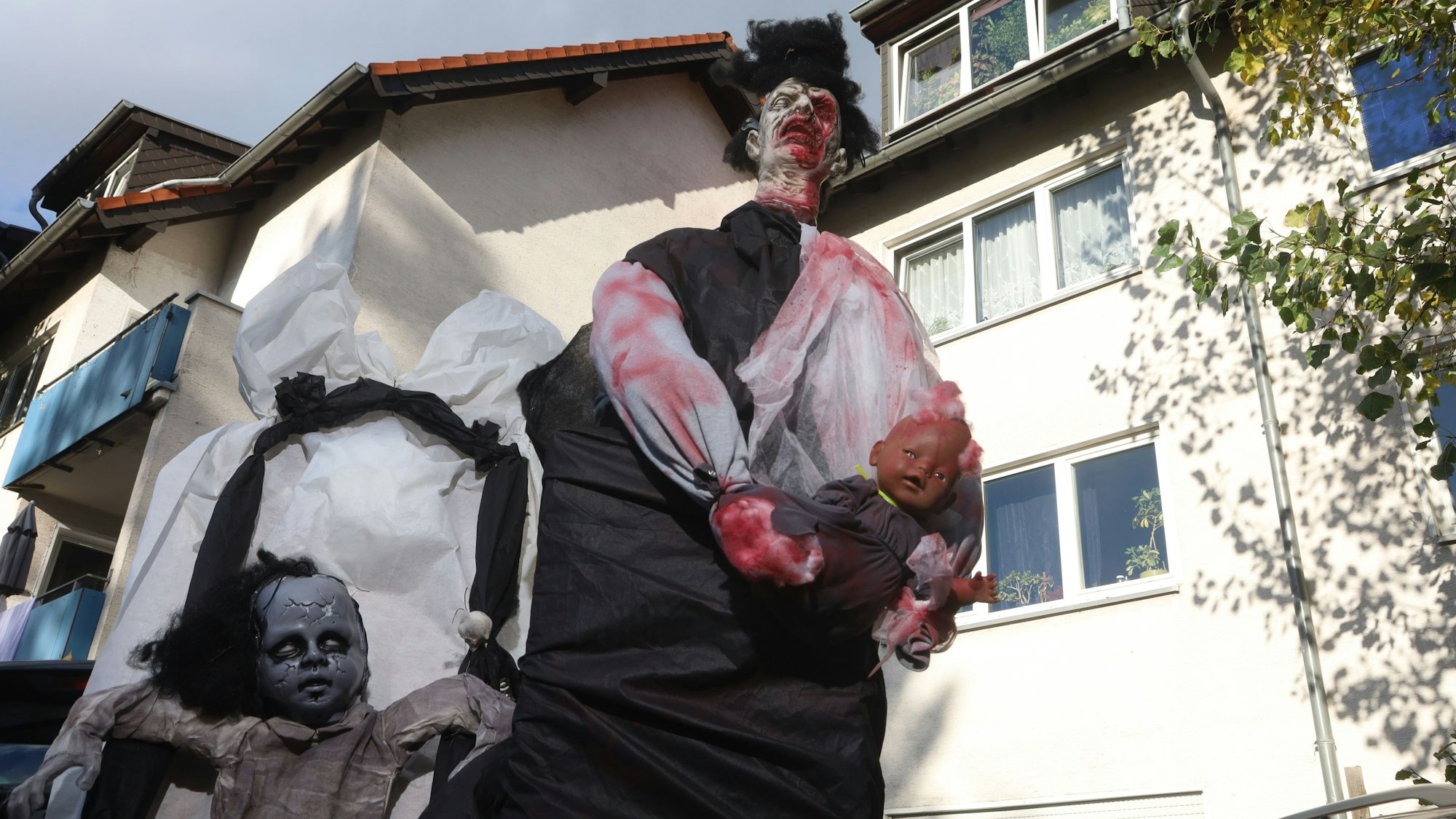 20.10.2025, Köln: Das Geisterhaus in der Flemingstraße in Niehl. Foto: Arton Krasniqi