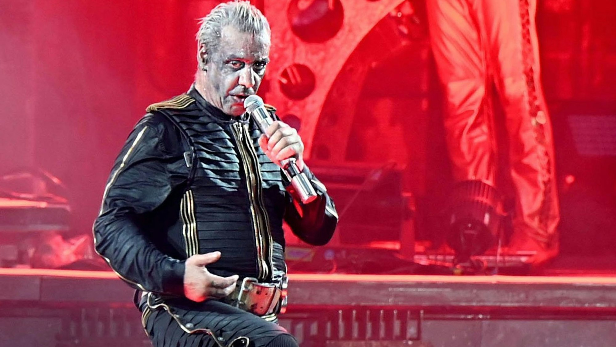 Gegen Lindemann als Ehrengast auf dem diesjährigen Leipziger Opernball rührt sich Kritik. (Archivbild)