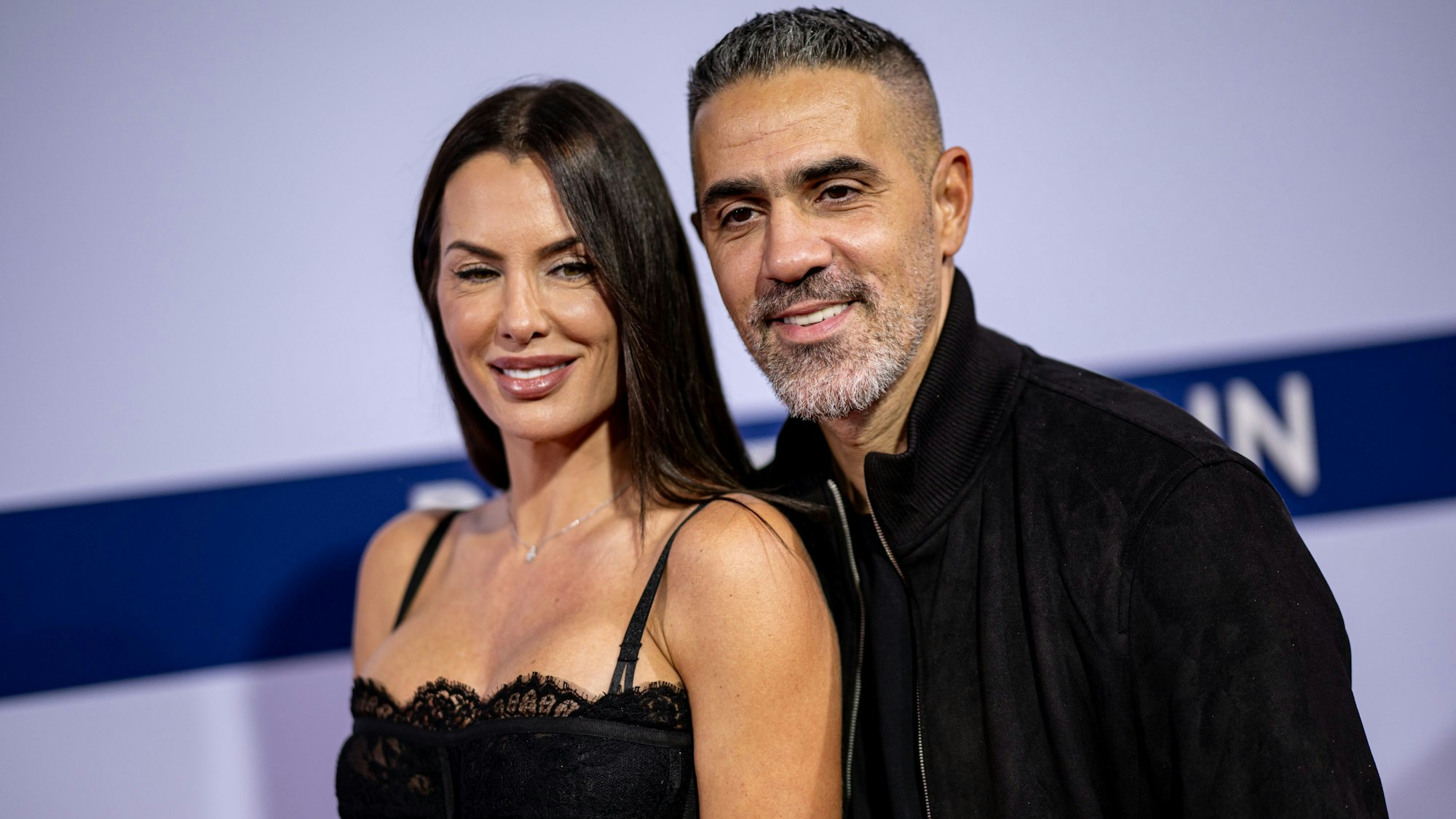 Das Bild zeigt Bushido (r), Rapper, und seine Frau Anna-Maria Ferchichials Gäste der Bertelsmann Party 2025. Foto: Fabian Sommer/dpa
