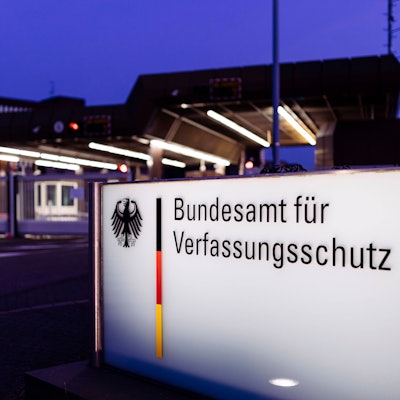 Eingang zum Bundesamt für Verfassungsschutz in Köln-Chorweiler.