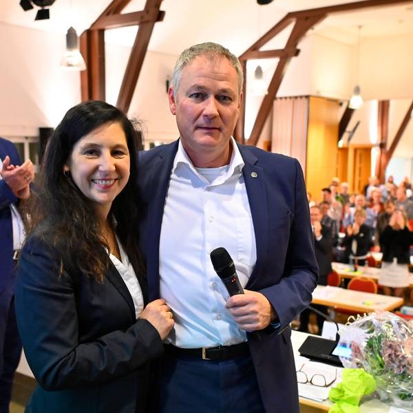 Von links zu sehen sind Mona und Carsten Brodesser.