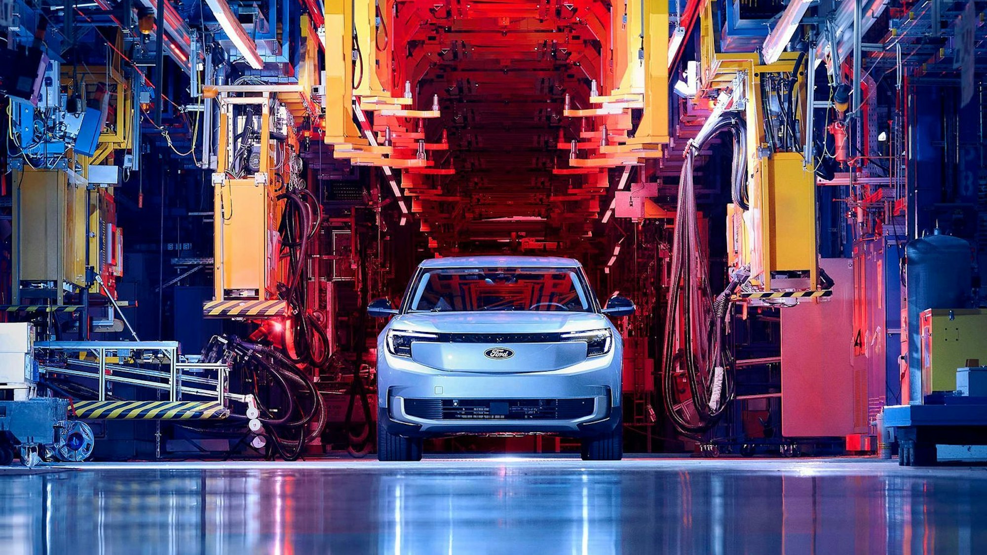 Ford steht vor dem Abgrund. Die ARD-Doku „Ausgebremst: Wie Ford unter die Räder kommt“ geht den Gründen für die steile Talfahrt nach. (Bild: WDR/Ford-Werke GmbH)