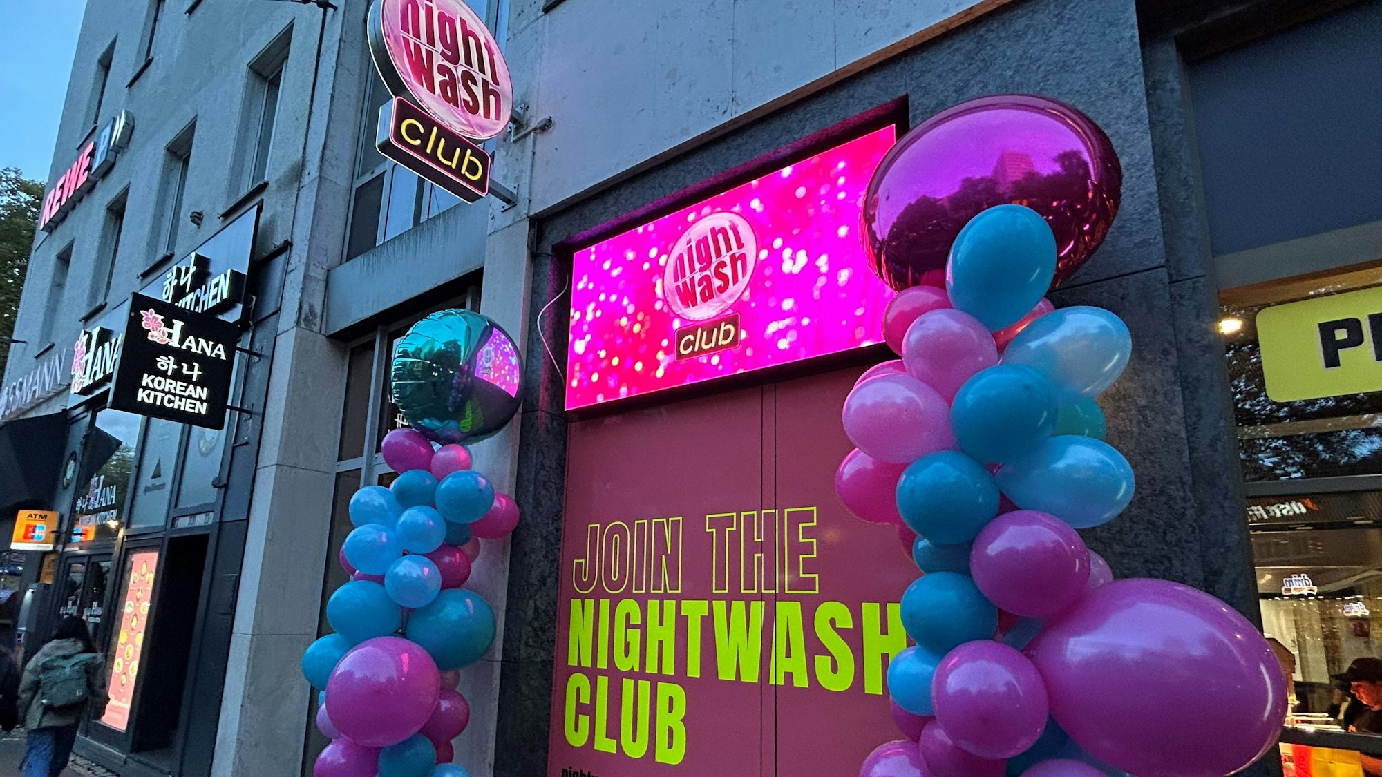 Direkt am Zülpicher Platz ist der neue „Nightwash“-Club zu finden. Früher war in den Räumlichkeiten der Cent-Club.