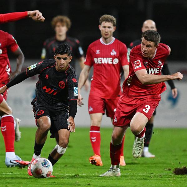 09.10.2025, xophax, Fussball Bundesliga 2025 Testspiel Cologne Cup Länderspielpause 1.FC Köln gegen Fortuna Köln Kian Hekmat , mitte SC Fortuna Köln gegen Cenk Özkacar , Ragnar Ache , Florian Kainz und Dominique Heintz , rechts alle 1.FC Köln Köln *** 09 10 2025, xophax, Soccer Bundesliga 2025 Test match Cologne Cup international break 1 FC Köln vs Fortuna Köln Kian Hekmat , center SC Fortuna Köln vs Cenk Özkacar , Ragnar Ache , Florian Kainz and Dominique Heintz , right all 1 FC Köln Köln