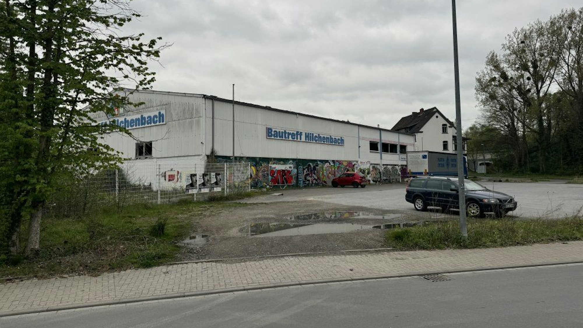 Die Obdachlose hatte in dem ehemaligen Baumarkt in Soest Unterschlupf gesucht.