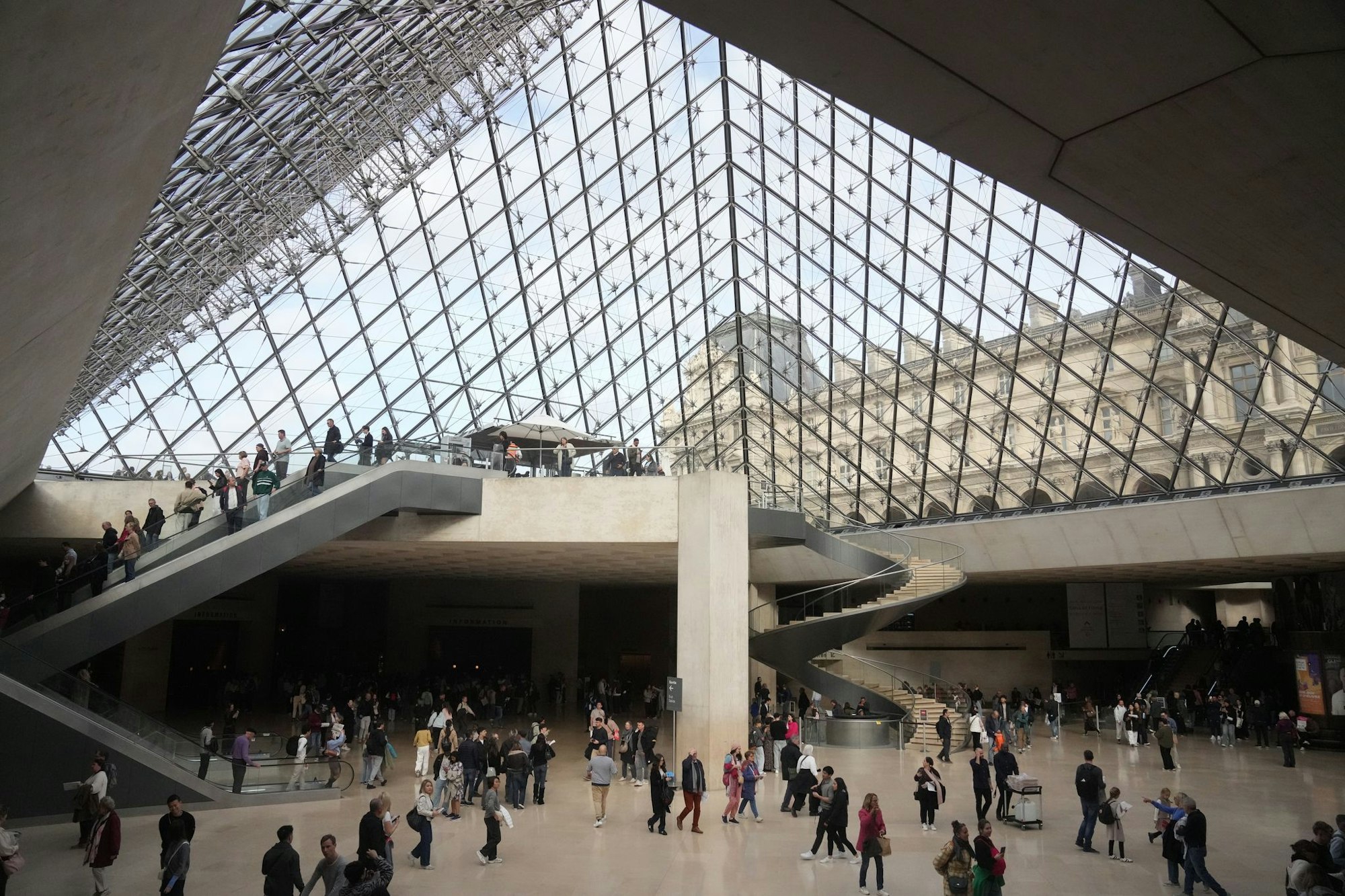 Das Alarmsystem im Louvre hat während des spektakulären Einbruchs funktioniert (Archivbild).