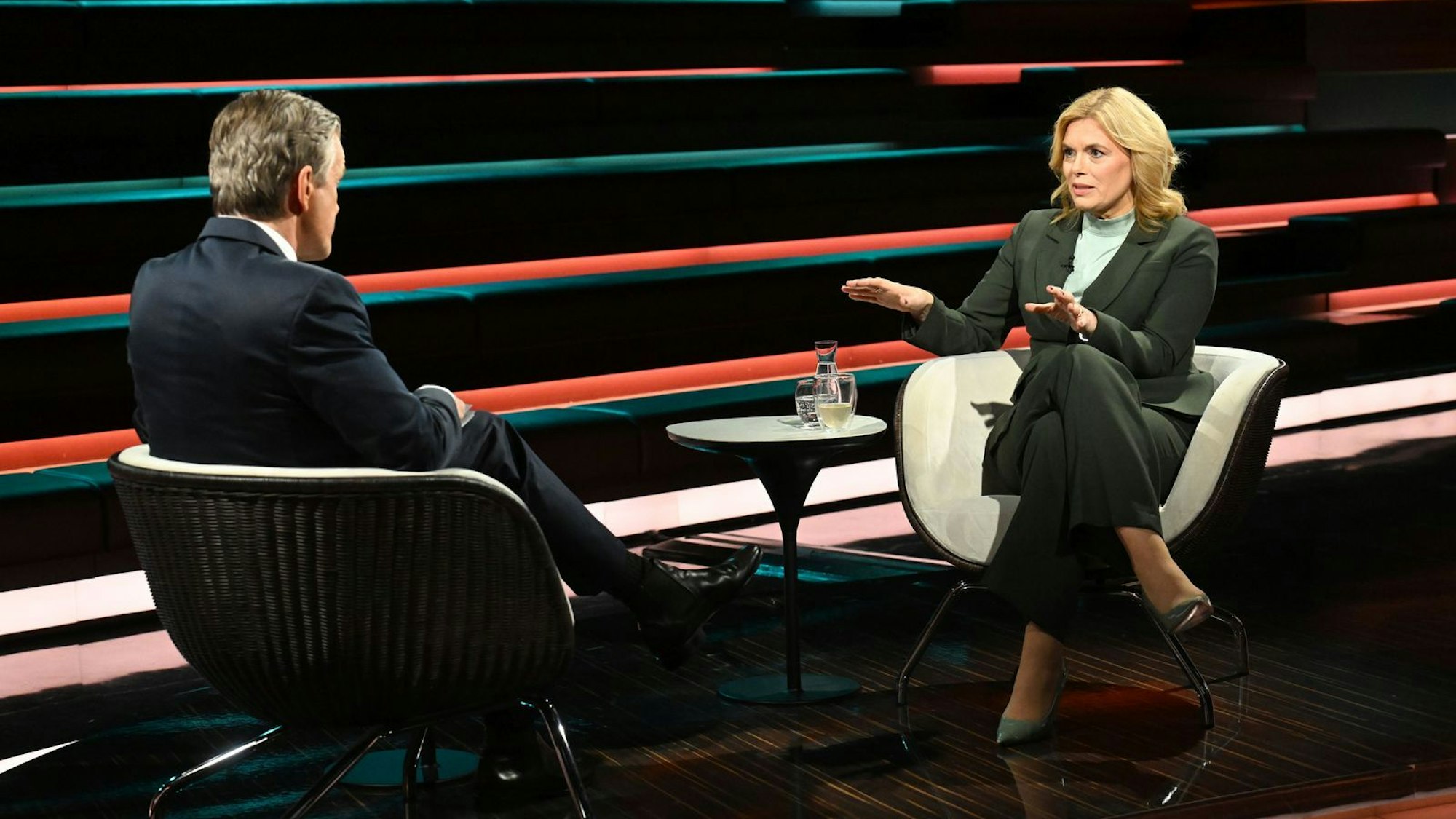 Bundestagspräsidentin Julia Klöckner geriet bei „Markus Lanz“ in Erklärungsnot, als sie einen Social-Media-Post von sich zu verteidigen versuchte. (Bild: ZDF / Cornelia Lehmann)