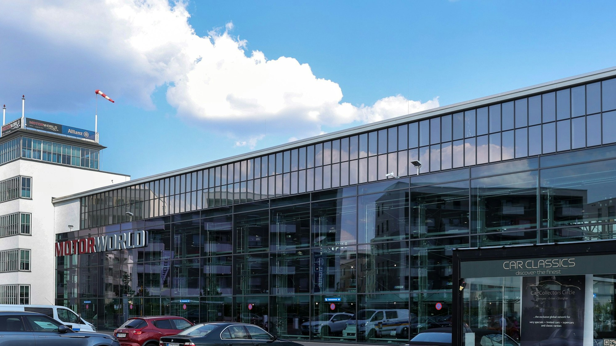 Motoworld in Köln von außen.